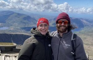 Casal se afogou em fluxos de flash na caminhada de Mallorca, inquérito … Sarah Jane Thompson, 26, foto com seu namorado Alexander Barrett, 32