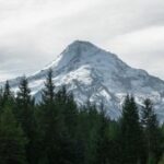 Uma vista montanhosa de Montana