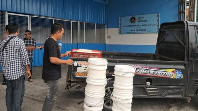 Centenas de estudantes e mestres em Sangen, Java Central, são suspeitos de envenenamento por MBG

