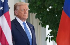 Centenas de tropas da Guarda Nacional para inundar Washington DC que Trump publica imagens de pessoas sem -teto de Motorcade: ‘Queremos nossa capital de volta’ O presidente Donald Trump prometeu no domingo que remova os sem -teto da capital e dos criminosos da prisão do país, apesar de o prefeito de Washington ter afirmado que não há prego atual no crime