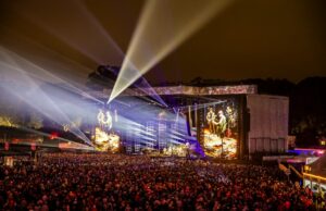 Classificação: aqui está por que 50.000 Deadheads sorriram na sexta -feira Classificação: aqui está por que 50.000 Deadheads sorriram na sexta -feira