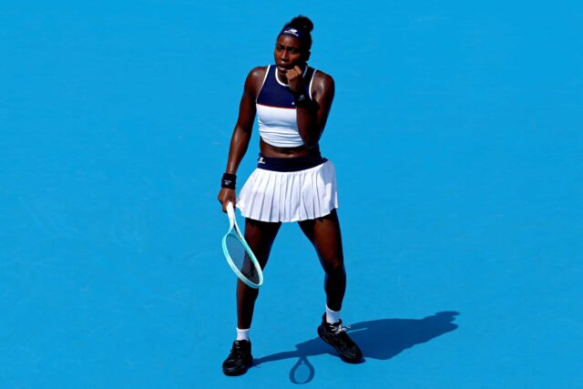 Coco Gauff estava tão ciente quanto qualquer um, é claro, de que seu total de falha dupla na turnê é um problema significativo, então ela demitiu um de seus treinadores na véspera do US Open e trouxe a bordo do médico que ajudou o número 1 de Aryna Sabalenka a trabalhar em seus problemas com essa parte do jogo.