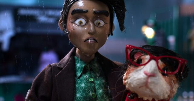 Combine Pedro Almodóvar com stop-motion e terá o show mais inesperado, mas perfeito de nadar adulto

