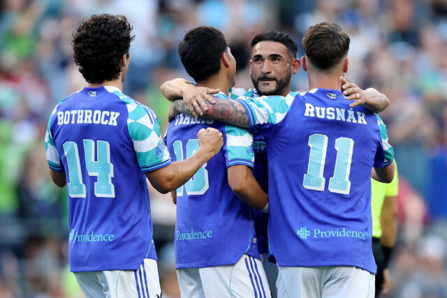Como ele se parecia com Seattle Sounters vs Santos Lagoon: Stream Liges Cup, canal de TV

