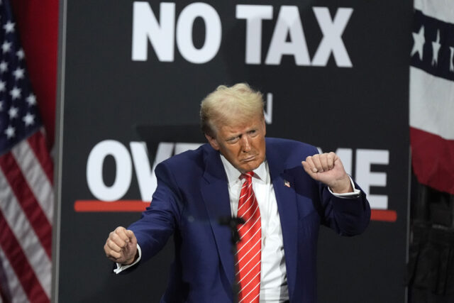 O presidente Donald Trump fala no evento para denunciar uma nova engenhada no jardim de rosas na Casa Branca, quarta -feira, 2 de abril de 2025 em Washington. (Foto ABD / Mark Schiefelbein)