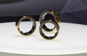 Compre o Samsung Galaxy Ring com desconto de US $ 100 Samsung Galaxy Ring em um fundo branco