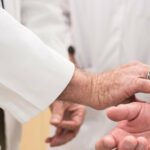 Não faça mal: repensar o tratamento de diabetes, hipertensão em adultos mais velhos frágeis