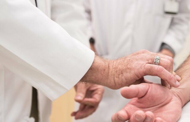 Não faça mal: repensar o tratamento de diabetes, hipertensão em adultos mais velhos frágeis