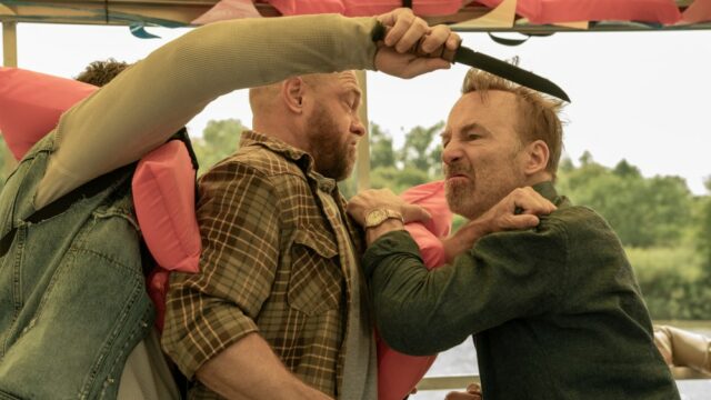 Coordenador de acrobacias de 'None 2' no treinamento de Bob Odenkirk para aquela cena de luta de barco de pato e como a infância da estrela o inspirou

