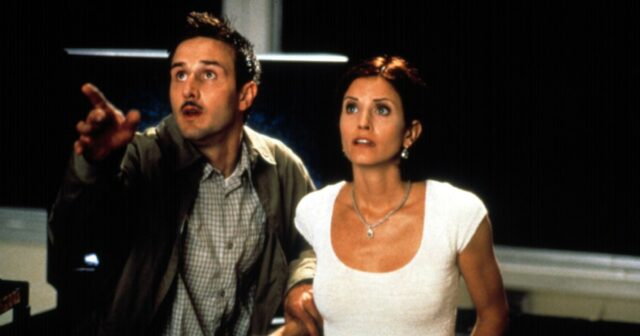 Courteney Cox e o elenco de 'gritos' preocupados David Arquette 'machucaria'