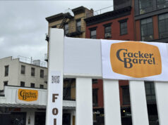 Cracker Barrel pede desculpas aos clientes em meio à controvérsia do logotipo Cracker Barrel pede desculpas aos clientes em meio à controvérsia do logotipo