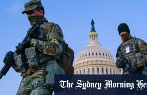 “Criminosos de sangue: Trump assume o controle da polícia de Washington, emprega a Guarda Nacional Washington 600 O major Muriel Bowser revidou para Trump, dizendo que acusações violentas estavam na baixa de 30 anos.