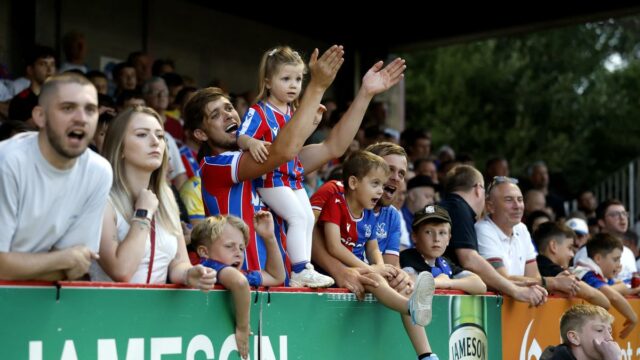 Crystal Palace Battles com a Liga Demonial Europa, transfere antes da colisão do escudo na comunidade contra o Liverpool

