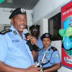 DIFERANTE: SPLITS COMO EFICIENTE INSPETOR NIGERIANO ANTERIOR GERAL DE POPS, SOLOMON ARASE PAIRA EM ABUJA