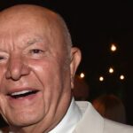 Dan Tana, ex -ator que abriu o icônico local de encontro para celebridades de Hollywood, morre aos 90
