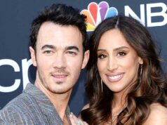 Danielle Jonas fica emocionante assistindo Kevin Jonas cantar solo no show Danielle Jonas fica emocionante assistindo Kevin Jonas cantar solo no show