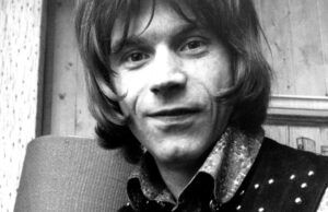 Dave Edmunds hospitalizado após a parada cardíaca, diz sua esposa Dave Edmunds hospitalizado após a parada cardíaca, diz sua esposa