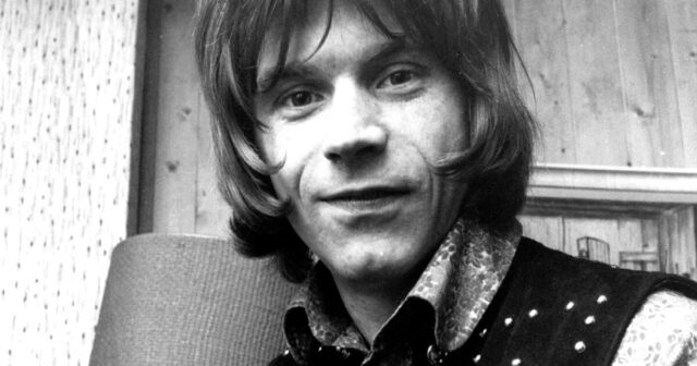 Dave Edmunds hospitalizado após a parada cardíaca, diz sua esposa


