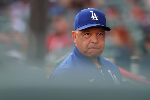 Dave Roberts fala sobre a necessidade de Dodgers de 'urgente' como um Padres ameaçam os teares

