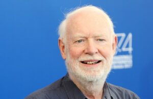 David Stratton, apresentador de televisão e crítico de cinema da Variety and the Australian, morre aos 85 anos David Stratton, apresentador de televisão e crítico de cinema da Variety and the Australian, morre aos 85 anos