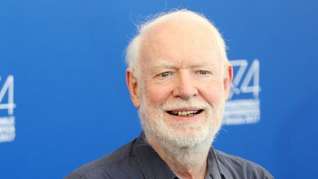 David Stratton, apresentador de televisão e crítico de cinema da Variety and the Australian, morre aos 85 anos

