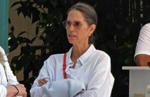 De Child Star a Bilionaire: a atriz mais rica de Hollywood é irreconhecível em excursão rara Uma atriz que fez fama na década de 1980, mas desde então voltou dos olhos do público e se tornou um bilionário não reconhecível quando foi descoberta nesta semana