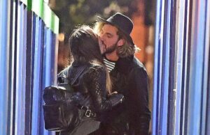 De Site Smooch, de Seann Walsh, para o armazenamento fumegante de Kristen Stewart em Ultra HD … enquanto os beijos extracurriculares das estrelas foram capturados na câmera Muitas estrelas foram pegas a beijar na câmera ao longo dos anos, incluindo o beijo produtivo que veio na forma do beijo de Fuunyman Seann Walsh com seu estritamente publicado com o Dancing Co -Star Katya Jones 2018 - mesmo que ambos estivessem nos relacionamentos