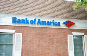 “Debanovation” é um abuso indecente do poder do governo "Debanovation" é um abuso indecente do poder do governo