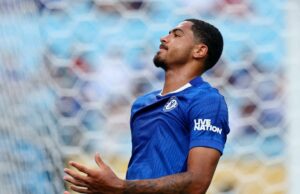 Defensor do Chelsea Levi Kolville da lesão da ACL Defensor do Chelsea Levi Kolville da lesão da ACL