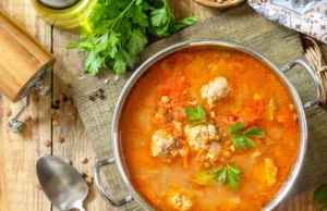 Delicioso jantar para sábado. Demos uma receita, você cozinha. Sopa de giroscópio Delicioso jantar para sábado. Demos uma receita, você cozinha. Sopa de giroscópio