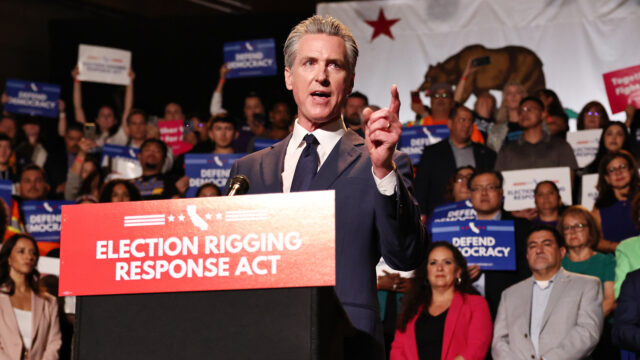 Dems querem um lutador. NEWSOM é isso?



