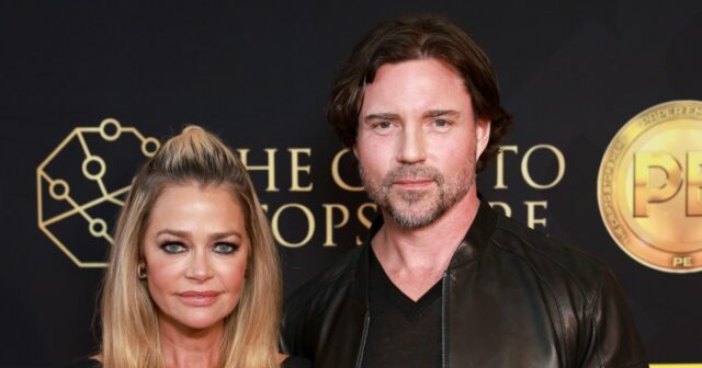 Denise Richards provoca rebaixando Charlie Sheen Reunion em novo reality show