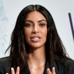 Departamento de Segurança Interna Asst. Sec. Acusa Kim Kardashian de xelim por assassinos, estupradores, membros de gangues