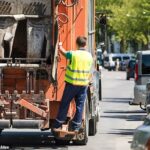 Desde que você se foi: os caminhões de lixo se tornaram uma visão desconhecida em Ealing devido à escassez de pessoal (imagem do arquivo)