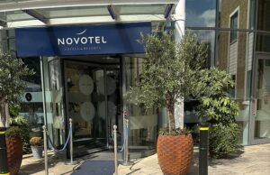 Descobri um hack de café da manhã de hotel que permite que você coma em hotéis de cinco estrelas por apenas £ 4 – e você nem precisa ficar Para descobrir o quão bom para o bom ir, fui a seis hotéis sobre Londres para pegar sacolas surpresa cheias - esperançosamente - comida deliciosa. Minha primeira parada é Novotel Greenwich, onde os quartos começam em £ 91, ou £ 109 se você quiser o café da manhã incluído