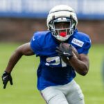 Giants que escapam de Devin Singletary (26) corre com a bola durante um campo de treinamento no Quest Diagnostics Center, sexta -feira, 1º de agosto de 2025, em East Rutherford, Nova Jersey.