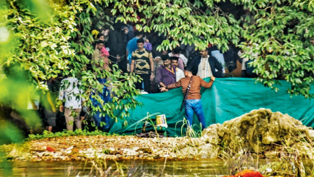 Dhararasthastha Tasted Vink: Sabinda está cavando sites

