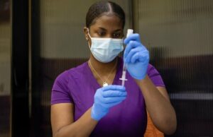 Dividir como uma enorme redução de financiamento americano pode influenciar futuras vacinas de mRNA Dividir como uma enorme redução de financiamento americano pode influenciar futuras vacinas de mRNA