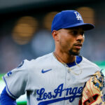 Dodgers estabeleceu recorde de Mookie Betts, Teascar Hernandez Position Controvérsia