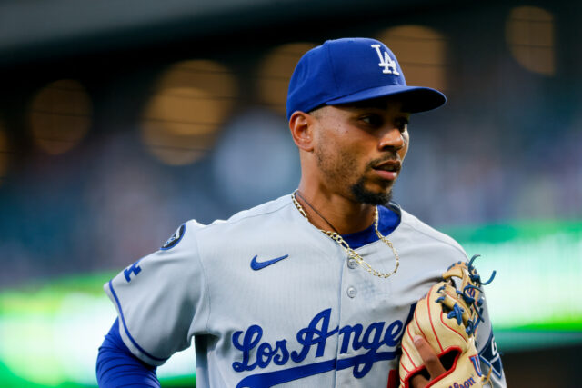 Dodgers estabeleceu recorde de Mookie Betts, Teascar Hernandez Position Controvérsia



