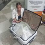 Taylor Tamara Simone, 21, (foto), foi preso no Aeroporto Internacional Robert Gabriel Mugabe em Harare, Zimbábue, 1º de maio, após a chegada de um voo da Tailândia