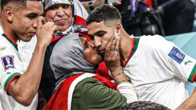Dois lados de Achraf Hakimi: os muçulmanos obedecem às mães do jejum e adoram diligentemente que agora estão tropeçando em casos de estupro

