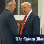 Donald Trump dá uma caminhada inesperada na sala da Casa Branca
