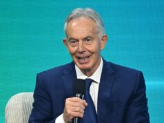 Donald Trump foi informado por Sir Tony Blair sobre a melhor maneira de reconstruir Gaza “quando a guerra termina nos próximos 4 meses”. Sir Tony Blair informou Donald Trump na quarta -feira sobre os planos de reconstruir Gaza após o término da guerra (Sir Tony na foto em junho)
