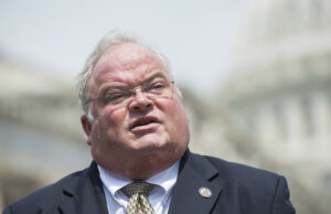 Donald Trump remove a cabeça do IRS, substitua temporariamente por Scott Bessent Donald Trump remove a cabeça do IRS, substitua temporariamente por Scott Bessent