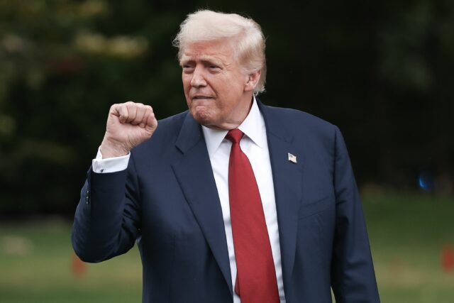 Donald Trump sofre duplo chute legal na prisão de migrantes em horas


