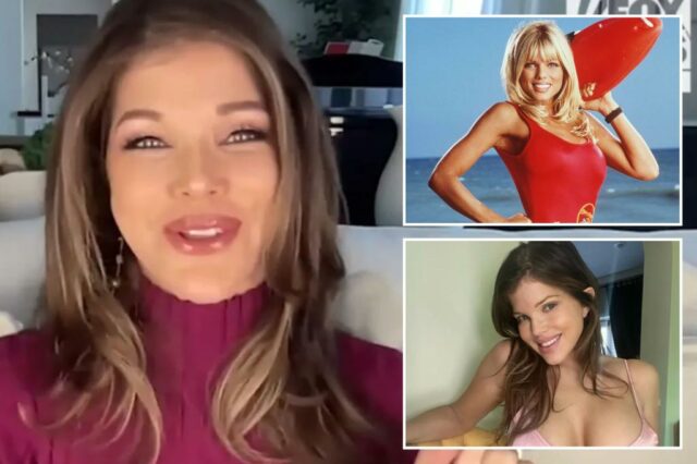 Donna D'Errico, a estrela de "Baywatch", diz que a Playboy a rejeitou 30 anos após a capa provocativa

