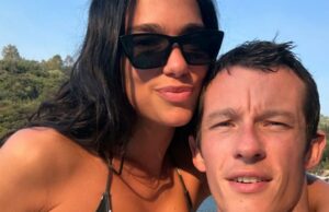 Dua Lipa está bonito em biquíni lunar no dia da praia com callum turner Dua Lipa mostra seu biquíni Baring Baring Figura durante a fuga italiana com Callum Turner