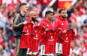 Duas novas assinaturas e seis saídas, o XI ideal de homem Utd no final da janela de transferência depois de Carlos Baleba Snob Rasmus Hojlund, do Manchester United, aquece durante a partida da Premier League Summer Series entre o Manchester United e o FC Everton