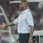 Duel Barcelona vs Real Madrid em Sugbk, Patrick Kluivert se juntou para tocar?